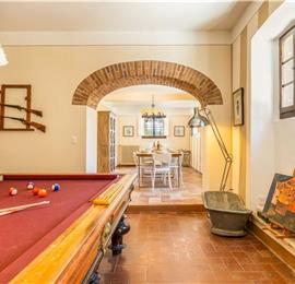 8 Bedroom Villa with Pool near Certaldo, Tuscany, Sleeps 14 - 15